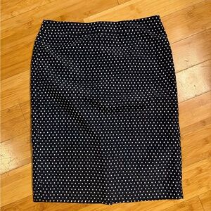 EUC; size 6; Jcrew No. 2 pencil skirt; navy polka dot